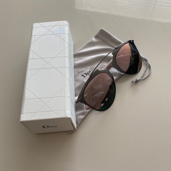 Dior Reflected Dark Runthenium Pink Metal - Picture 3 of 3